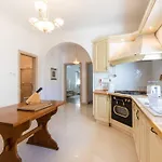 Spacious 3 Bedroom, 2 Bathroom, In Апартаменты