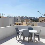 Spacious 3 Bedroom, 2 Bathroom, In Апартаменты *