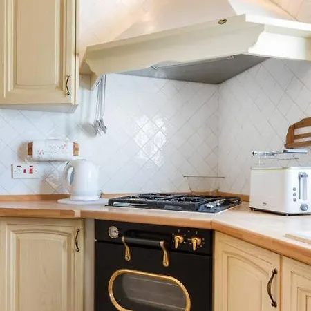 Spacious 3 Bedroom, 2 Bathroom, In