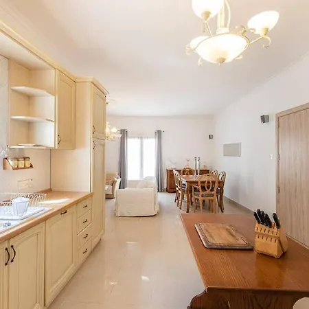Apartament Spacious 3 Bedroom, 2 Bathroom, In Sliema