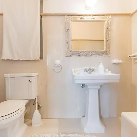 Spacious 3 Bedroom, 2 Bathroom, In * Sliema