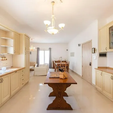 Spacious 3 Bedroom, 2 Bathroom, In *