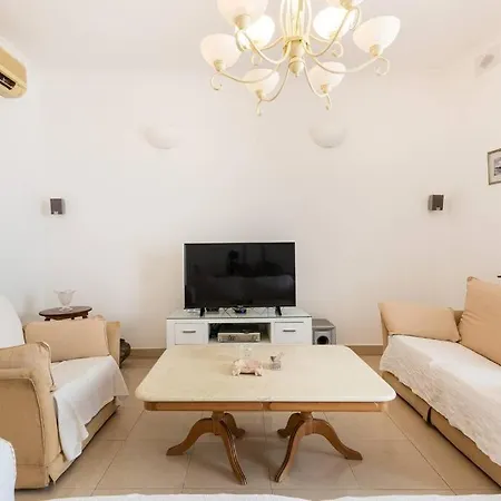Apartment Spacious 3 Bedroom, 2 Bathroom, In Sliema