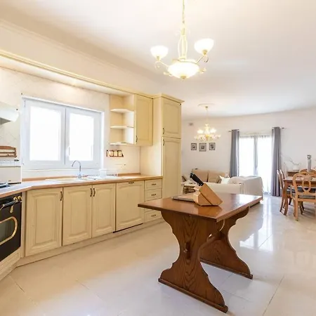 Spacious 3 Bedroom, 2 Bathroom, In Sliema