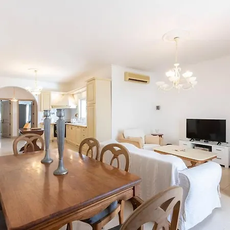 Spacious 3 Bedroom, 2 Bathroom, In