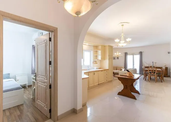 Spacious 3 Bedroom, 2 Bathroom, In * Sliema