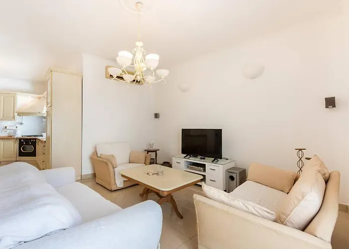 Daire Spacious 3 Bedroom, 2 Bathroom, In