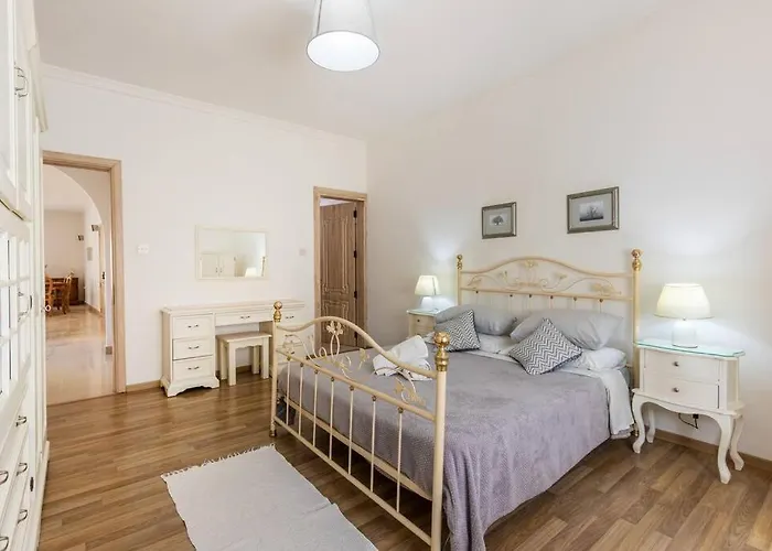 Spacious 3 Bedroom, 2 Bathroom, In *