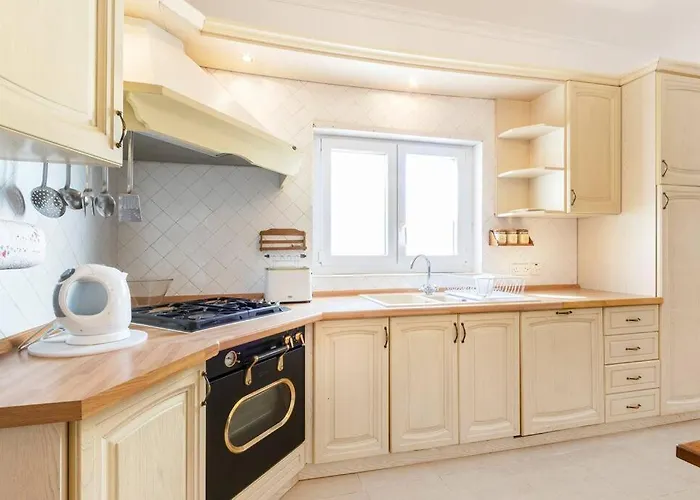 Spacious 3 Bedroom, 2 Bathroom, In Daire Sliema