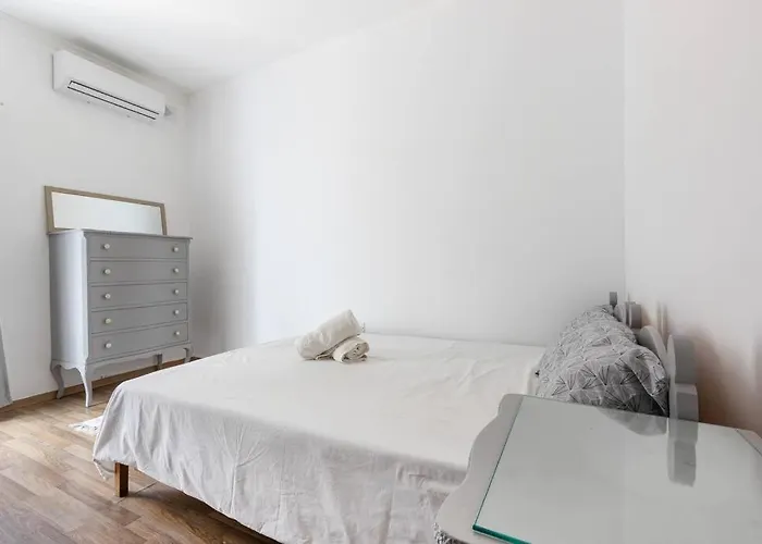 Spacious 3 Bedroom, 2 Bathroom, In *