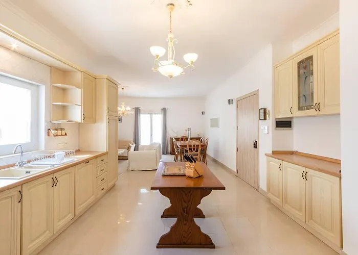 Spacious 3 Bedroom, 2 Bathroom, In *