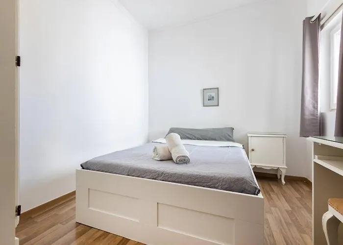 Spacious 3 Bedroom, 2 Bathroom, In Daire Sliema