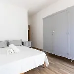 アパート Spacious 3 Bedroom, 2 Bathroom, In スリーマ