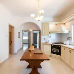 アパート Spacious 3 Bedroom, 2 Bathroom, In スリーマ