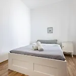 Spacious 3 Bedroom, 2 Bathroom, In アパート スリーマ