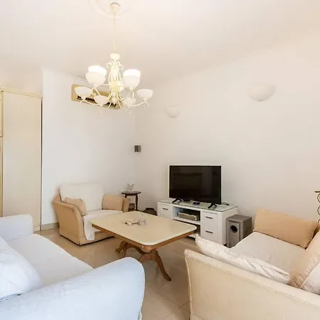 Appartement Spacious 3 Bedroom, 2 Bathroom, In