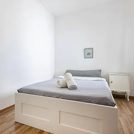 Spacious 3 Bedroom, 2 Bathroom, In Appartement Sliema